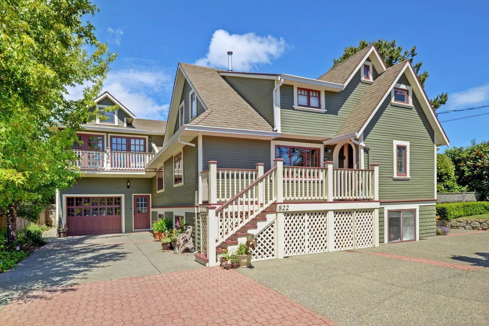Upscale Character Home With Luxurious Amenities Victoria
