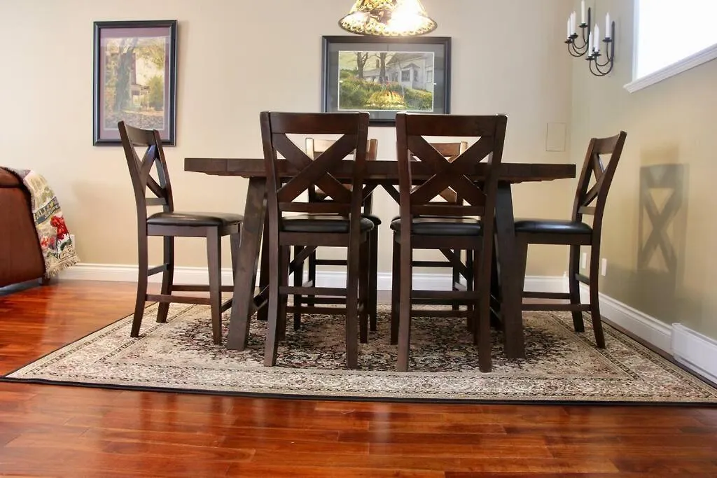 Holiday home Upscale Character Home With Luxurious Amenities Victoria Canada