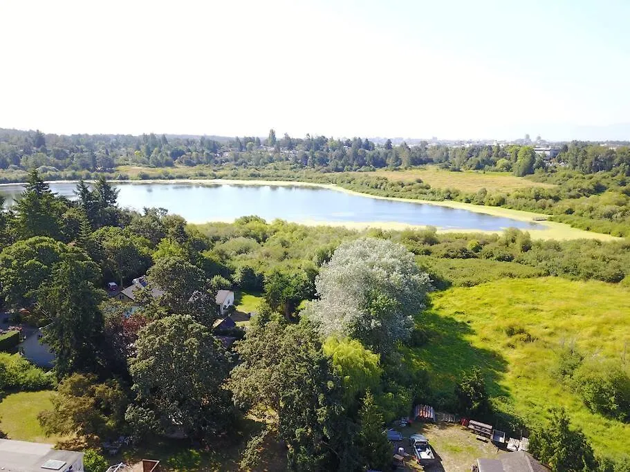 Upscale Character Home With Luxurious Amenities Victoria Holiday home