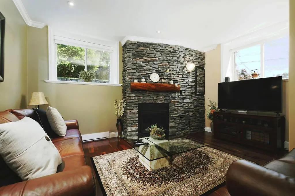 Upscale Character Home With Luxurious Amenities Victoria 0*,  Canada